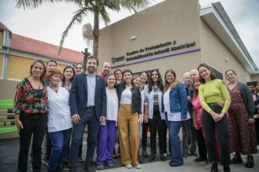 Mayra y Kreplak inauguraron la remodelación integral del Centro de Rehabilitación Infantil de Ezpeleta