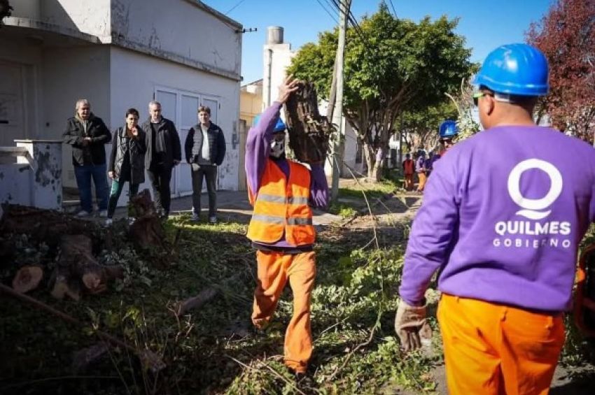 Mayra supervisó un nuevo operativo de poda correctiva en Quilmes Este