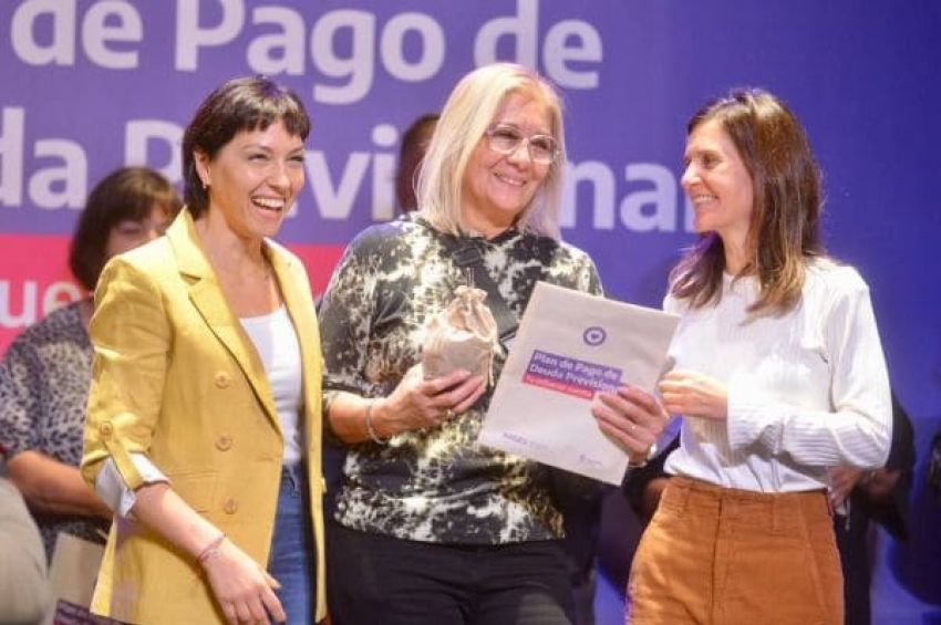 Mayra y Raverta entregaron más de 650 resoluciones jubilatorias a personas mayores de Quilmes