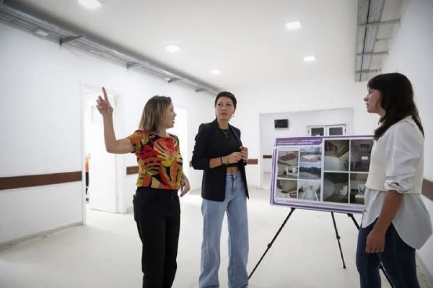 Mayra recorrió la obra de refacción del Centro Integral de Salud Julio Méndez de Bernal