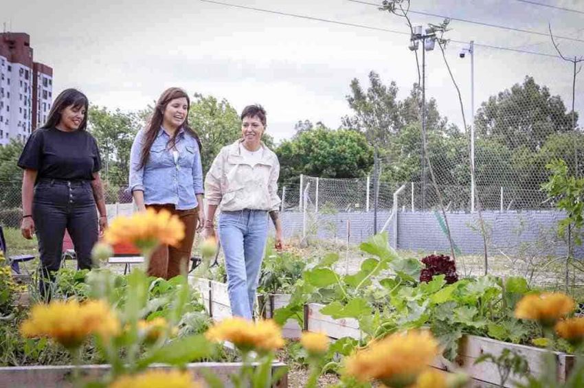 Mayra y la ministra Vilar presentaron el programa «Bonaerenses por el ambiente» y recorrieron el nuevo vivero municipal
