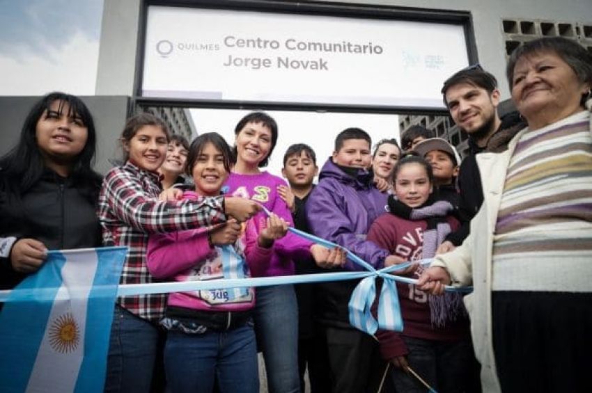 Mayra inauguró un centro comunitario y 40 cuadras de nuevos pavimentos en el Barrio Novak de Quilmes Oeste