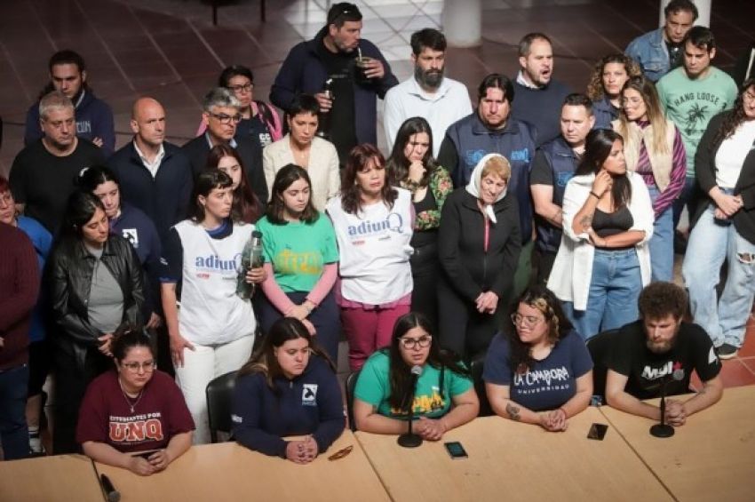 Mayra acompañó nuevamente a estudiantes de la UNQ luego de las agresiones de militantes libertarios