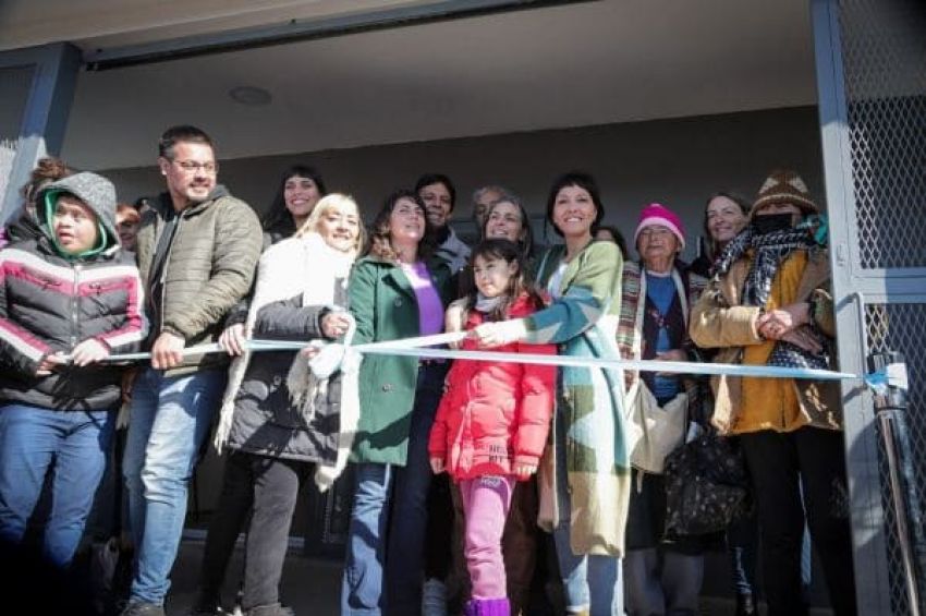 Mayra Mendoza inauguró el nuevo Centro Integrador Comunitario de Villa Luján
