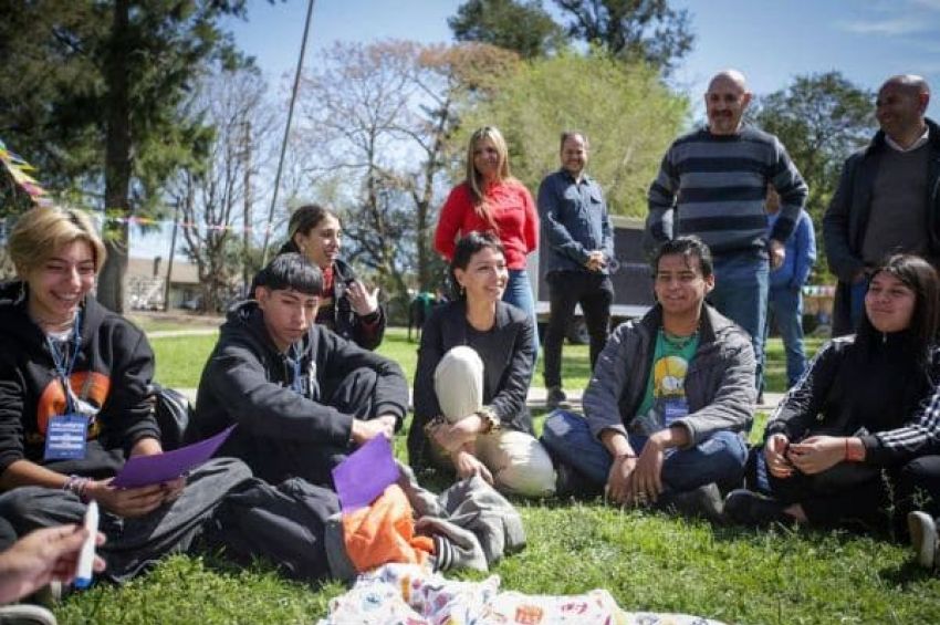 Mayra Mendoza junto a jóvenes de más de 90 escuelas: «Quiero que sepan que son escuchados»