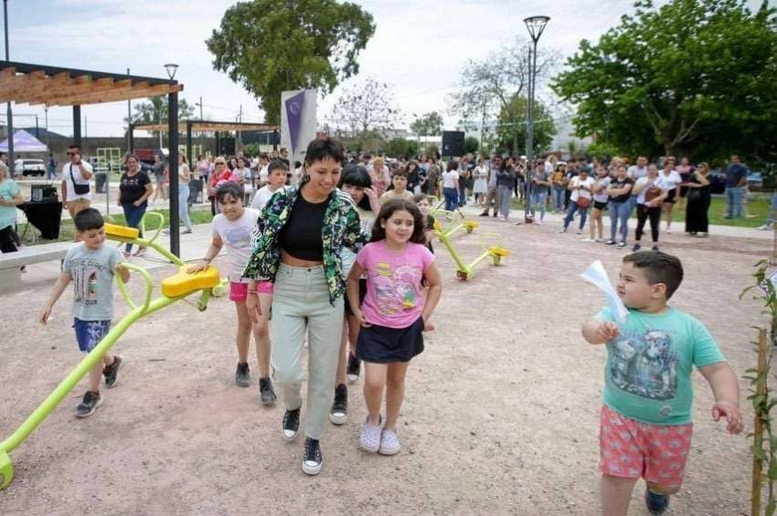 Mayra: «Esta plaza Primavera es de los vecinos y vecinas, un sueño que ahora es una realidad»