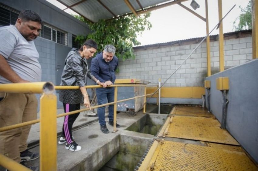 Mayra supervisó el funcionamiento de la estación de bombeo de República del Líbano y Arroyo Las Piedras
