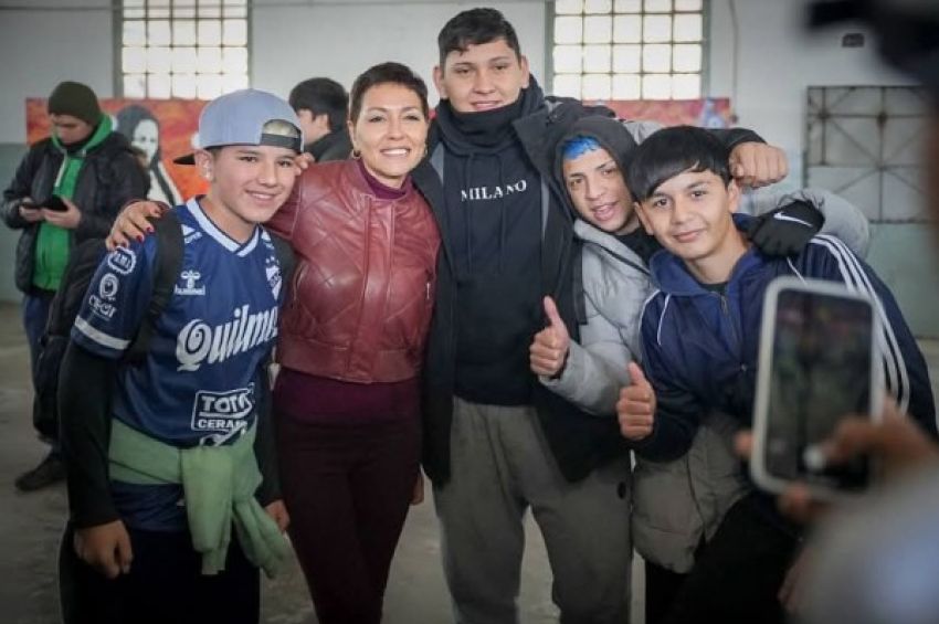 Mayra inauguró la obra de refacción y ampliación de la Escuela Secundaria Nº16 de Quilmes Oeste