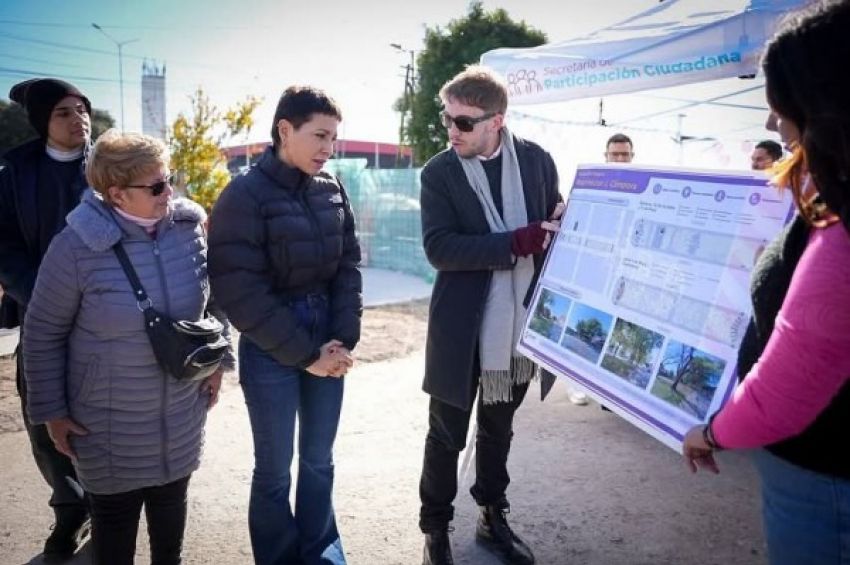 Mayra destacó la refacción integral de la plazoleta Héctor Cámpora que se realiza con fondos municipales