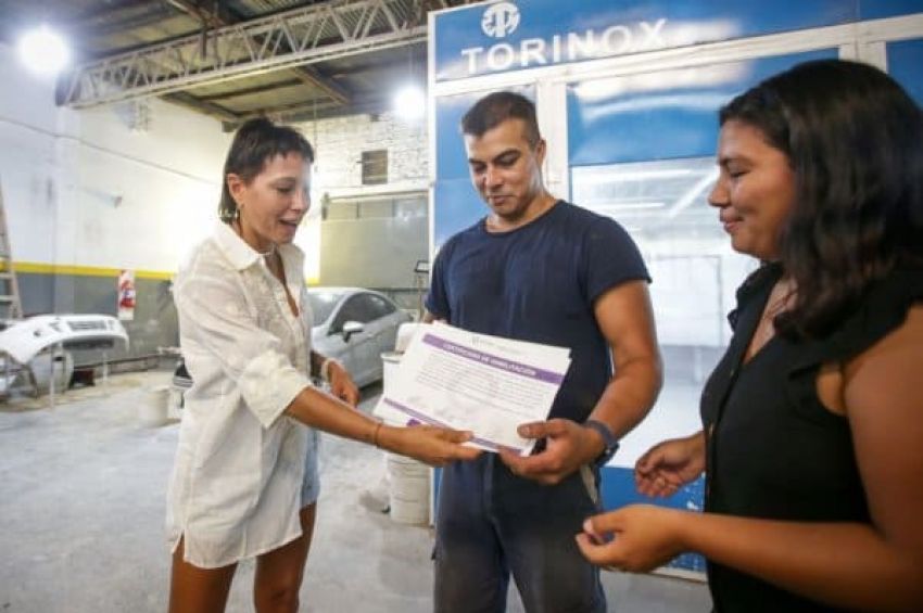 Mayra: «Seguimos trabajando para aumentar la cantidad de establecimientos habilitados y regularizar los comercios e industrias»