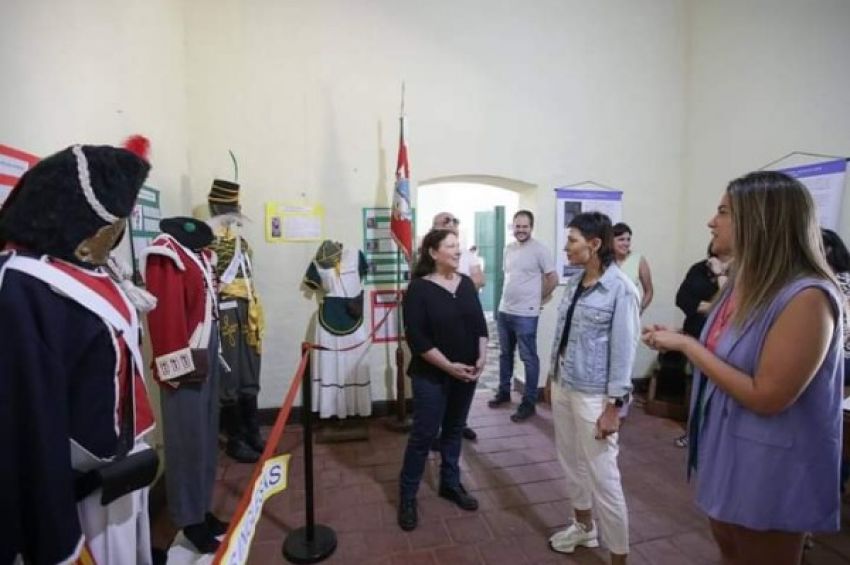 Mayra visitó la Casa Histórica de Santa Coloma donde compartió un encuentro con sus autoridades