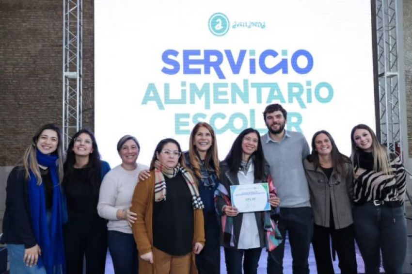 Magdalena Sierra entregó herramientas de cocina para fortalecer el Servicio Alimentario Escolar