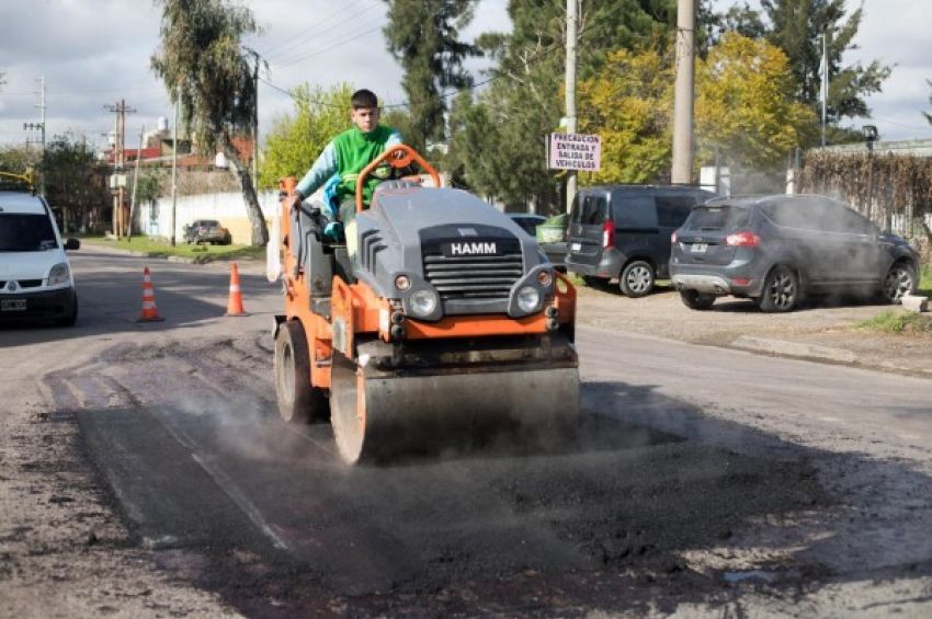 Lanús Gobierno continúa con el Plan de Bacheo y Pavimentación por las calles de la ciudad