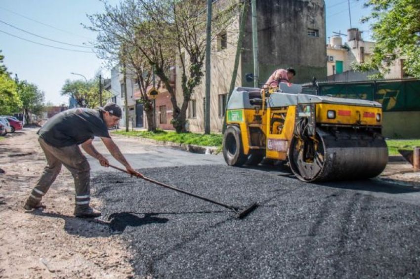 Lanús Gobierno continúa con el Plan de Pavimentación en el distrito
