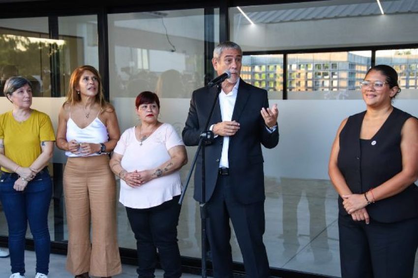 Ferraresi inauguró el SUM Pinzón de Villa Tranquila