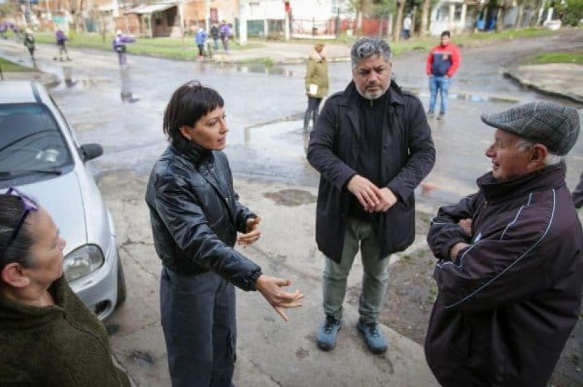Mayra supervisó uno de los tantos operativos de limpieza en la cuenca de los arroyos del oeste