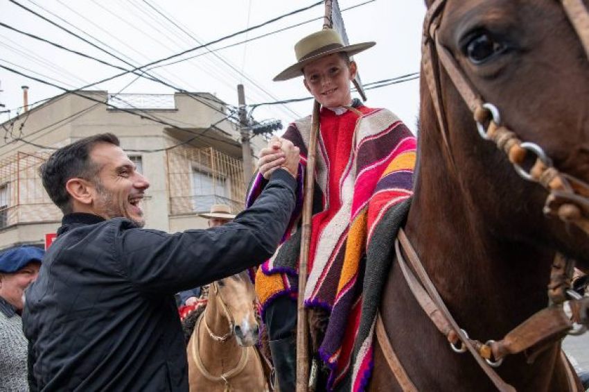 Lanús Gobierno celebró la Revolución de Mayo con la Peña de la Patria