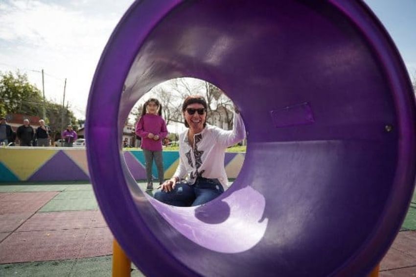 Mayra presentó la remodelación integral de la plaza Juan Carlos Ferri, en Quilmes Oeste