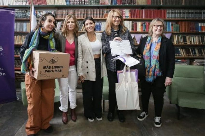 En un encuentro de bibliotecas populares, Mayra Mendoza llamó a «seguir cuidando nuestra democracia»