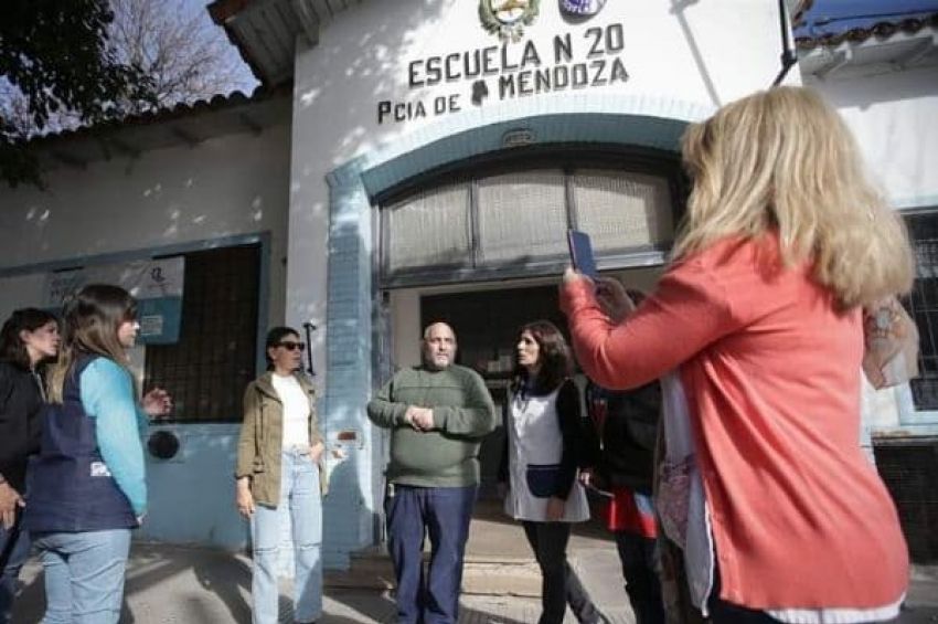 Mayra inauguró la repavimentación de 52 cuadras de Avenida Zapiola en Bernal Oeste