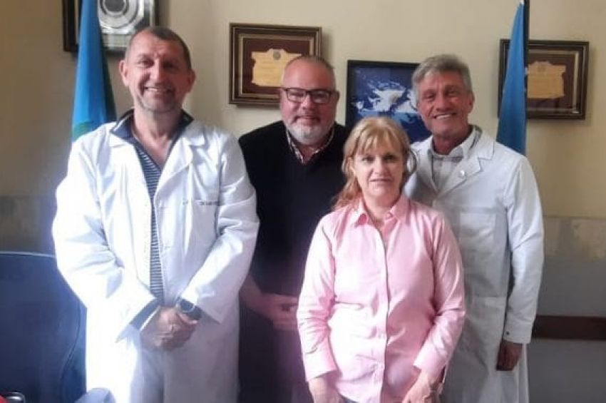 Encuentro entre representantes de la Cruz Roja Avellaneda y del Hospital Fiorito
