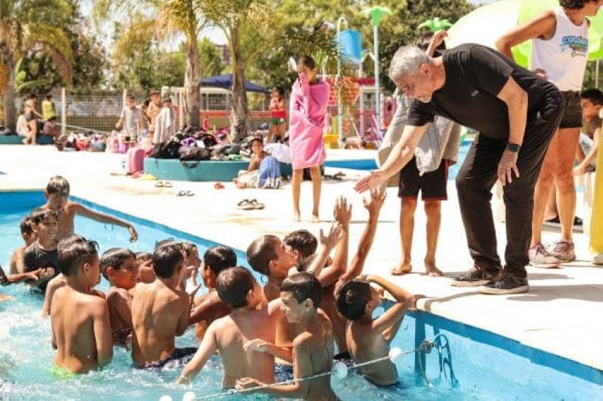 Ferraresi visitó la Colonia Inclusiva de Avellaneda