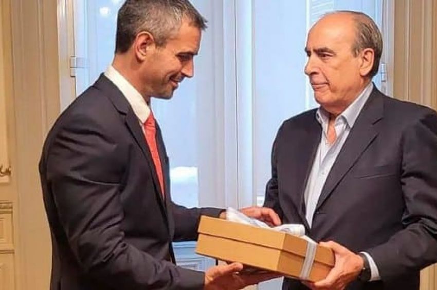 Para Foreyt, «la vida y el sistema republicano federal están en riesgo por un plan de negocios»