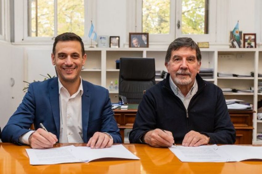 Lanús Gobierno firmó un convenio para la creación de una plaza inclusiva y dos centros de entrenamiento