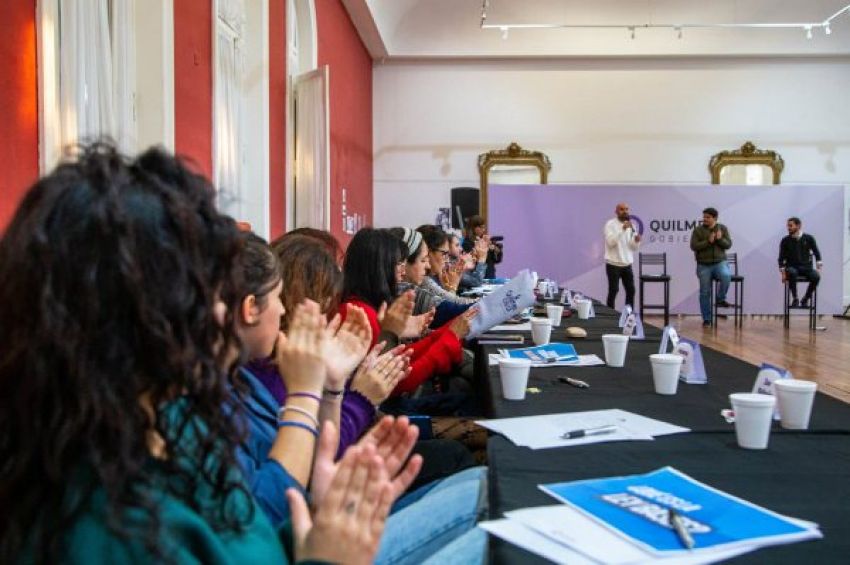 Se realizó un encuentro de participación ciudadana en Quilmes para dialogar sobre los riesgos de la Ley Bases