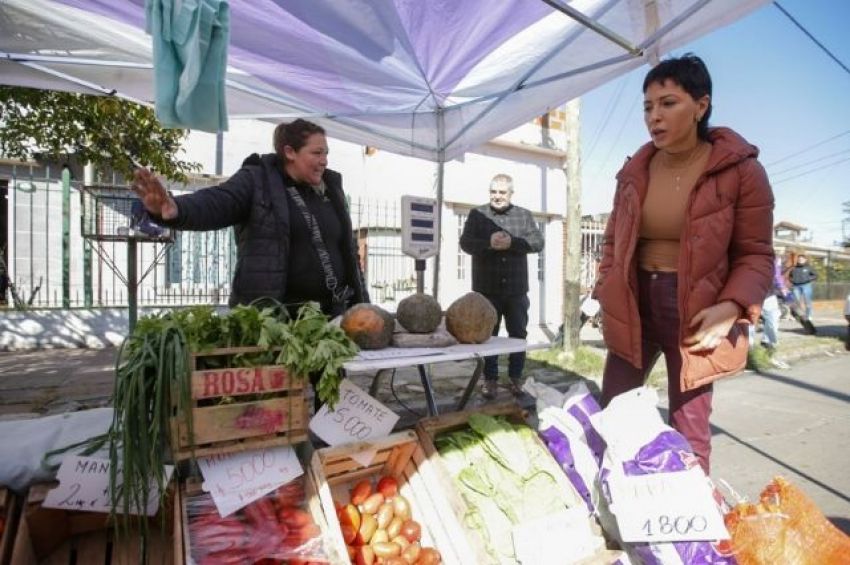 Mayra recorrió una nueva jornada del operativo Quilmes Cerca en el CJYP «Amanecer con alegría» de Quilmes Oeste