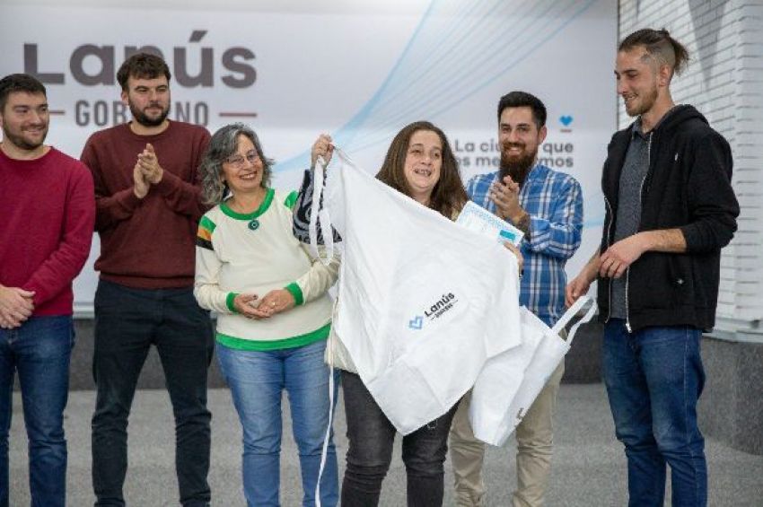 Lanús Gobierno entregó diplomas a quienes aprobaron el Curso de Gestión y Abordaje del Servicio Alimentario Escolar