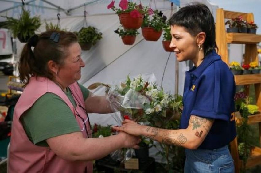 Mayra Mendoza participó de distintas actividades por el Día de la Primavera