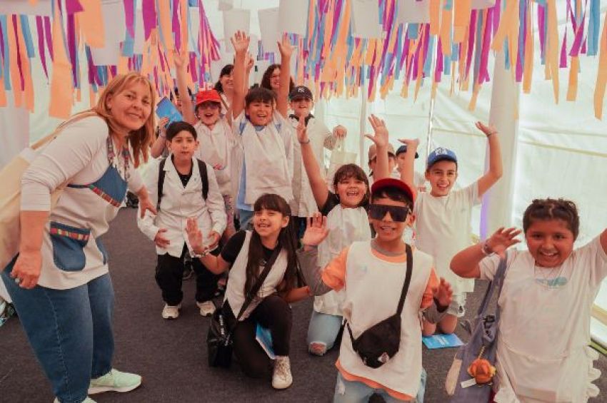 Estudiantes de escuelas públicas y privadas visitaron Universo Lanús