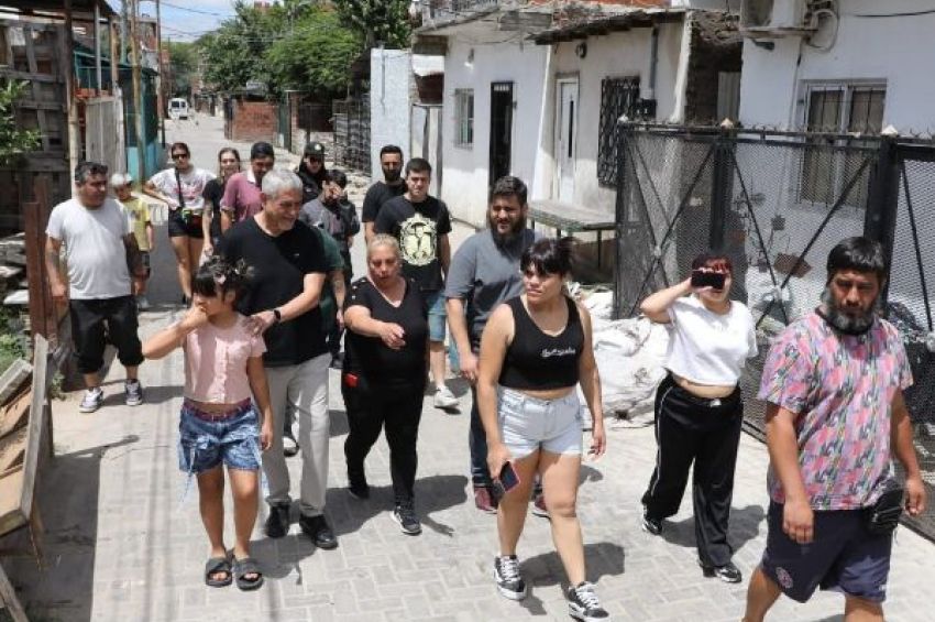 Ferraresi visitó Lanús con dirigentes locales opositores al intendente Julián Álvarez