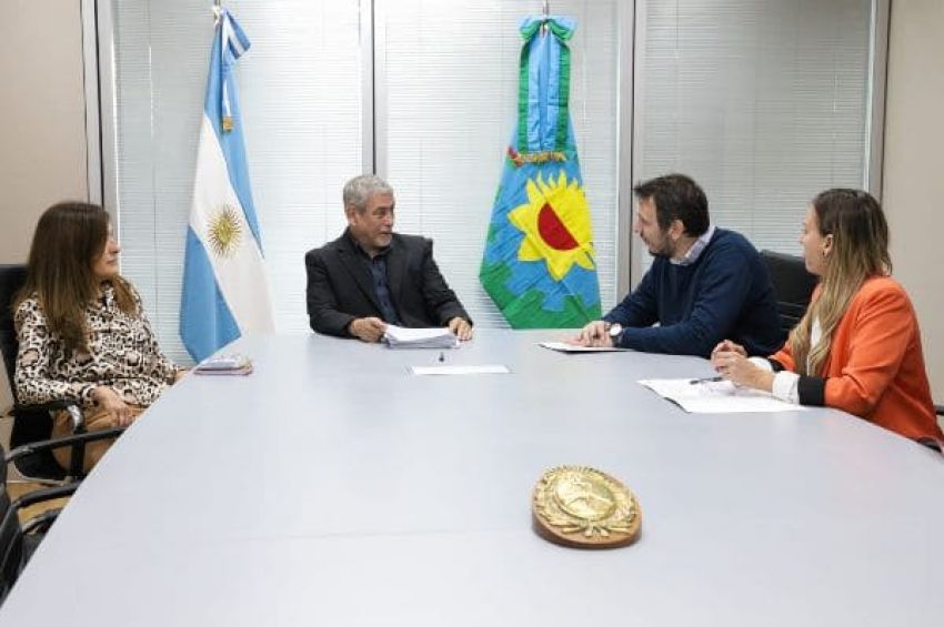 Avellaneda firmó un convenio de la línea Municipios Bonaerenses 2023 de Provincia Leasing