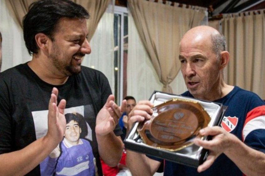 El senador Santalla entregó a Ricardo Bochini el reconocimiento como Personalidad Destacada de la Provincia de Buenos Aires
